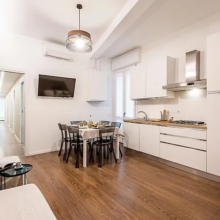 Stayeasy Petrella21 - 4 Bedrooms, 3 Baths - Station * Milan